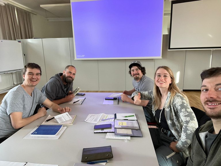 Les nouveaux moniteurs à l'école Nouveaux moniteurs